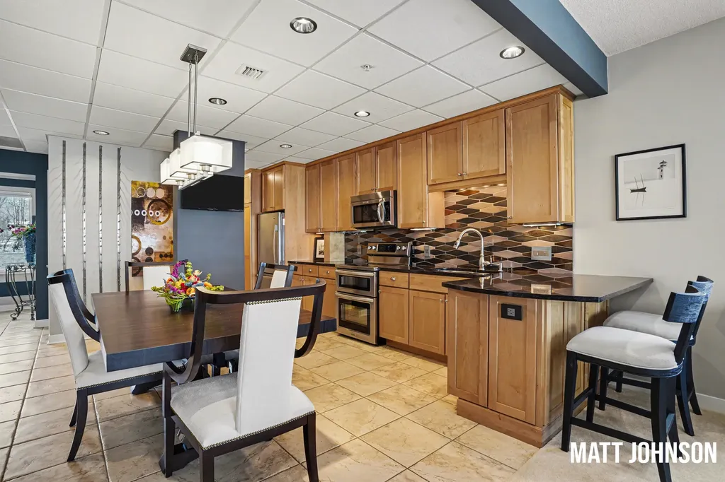 2964 Lakeshore Drive Muskegon City MI 49441