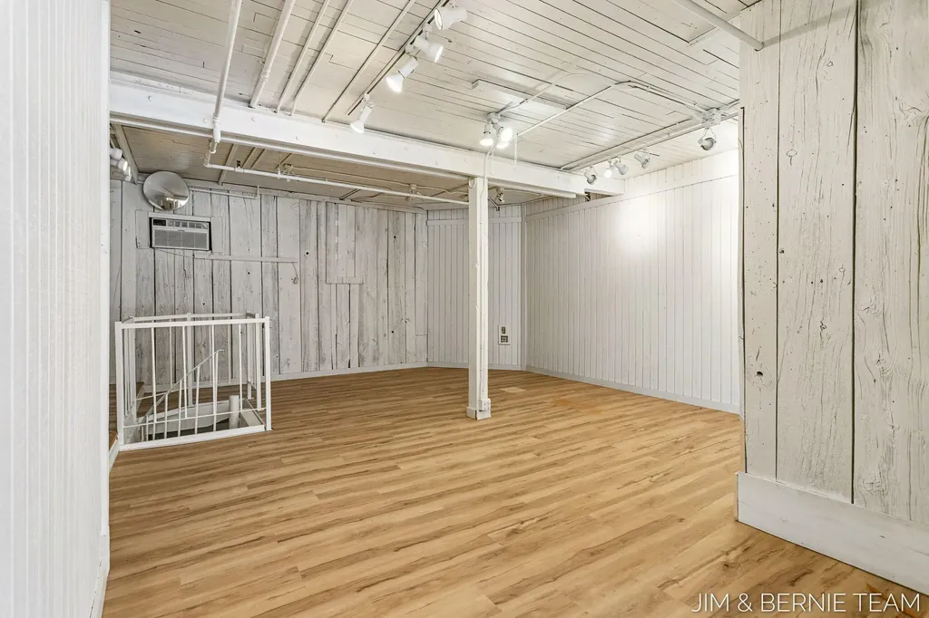 133 Mason Street Saugatuck City MI 49453