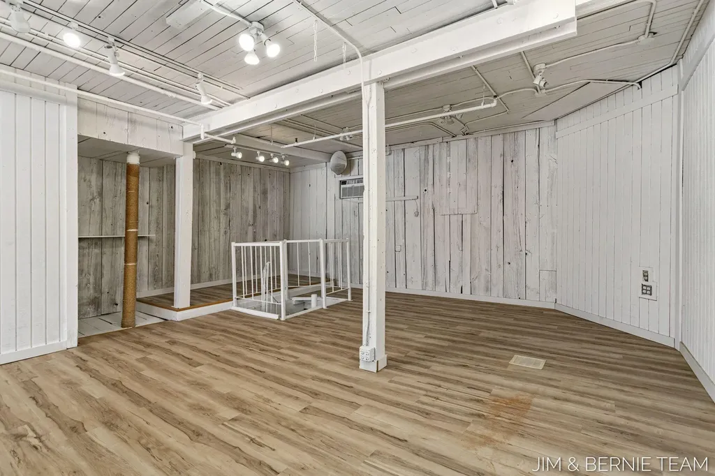 133 Mason Street Saugatuck City MI 49453
