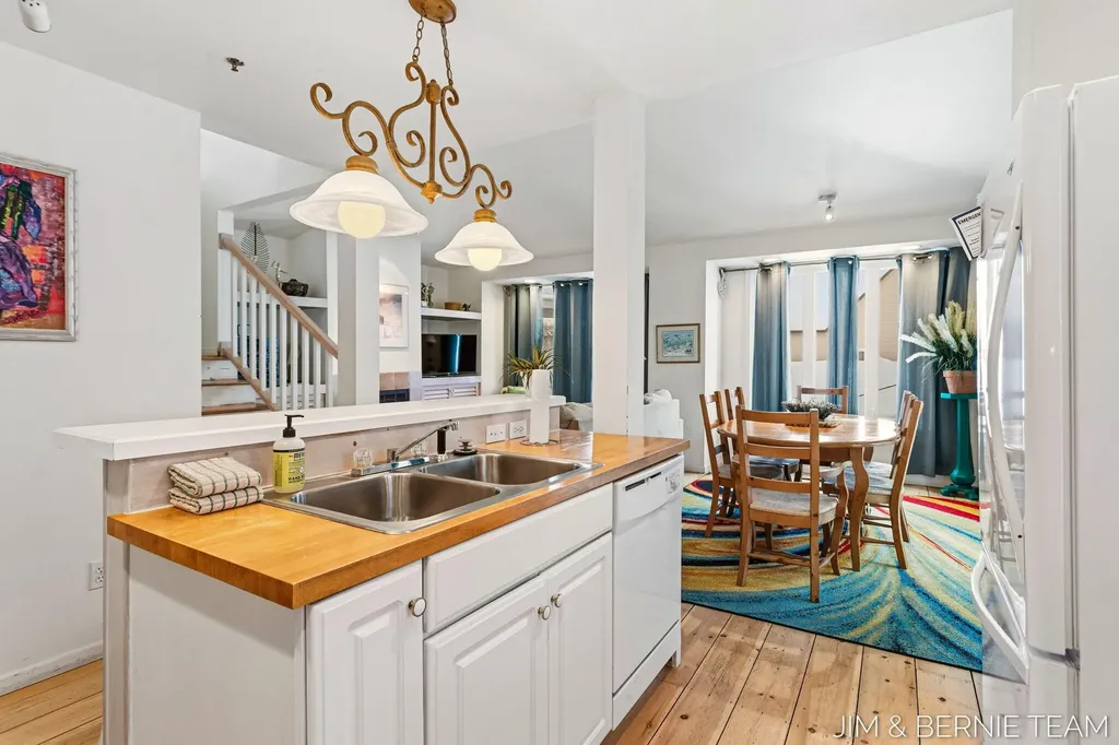 133 Mason Street Saugatuck City MI 49453