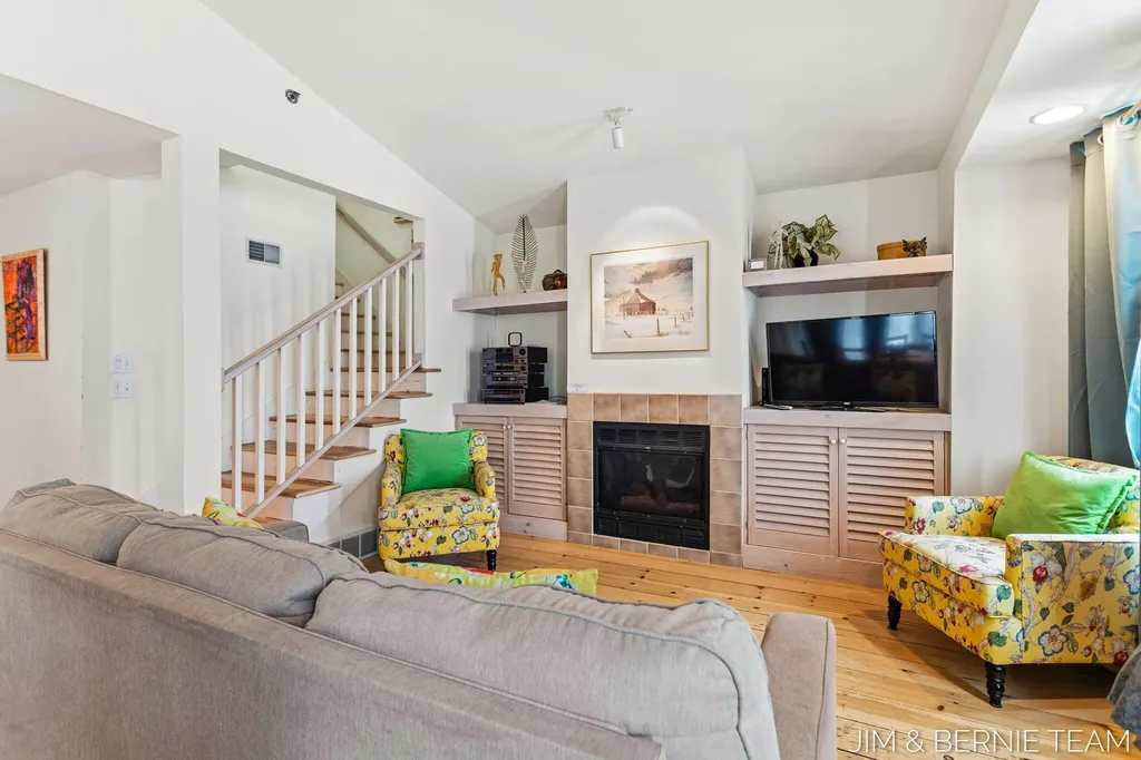 133 Mason Street Saugatuck City MI 49453
