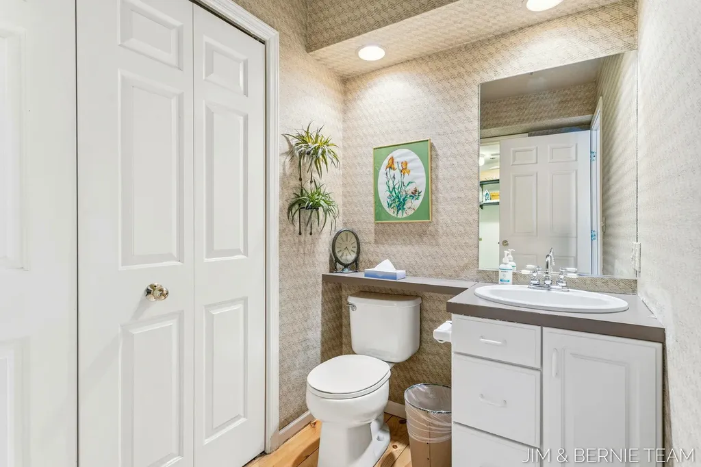 133 Mason Street Saugatuck City MI 49453