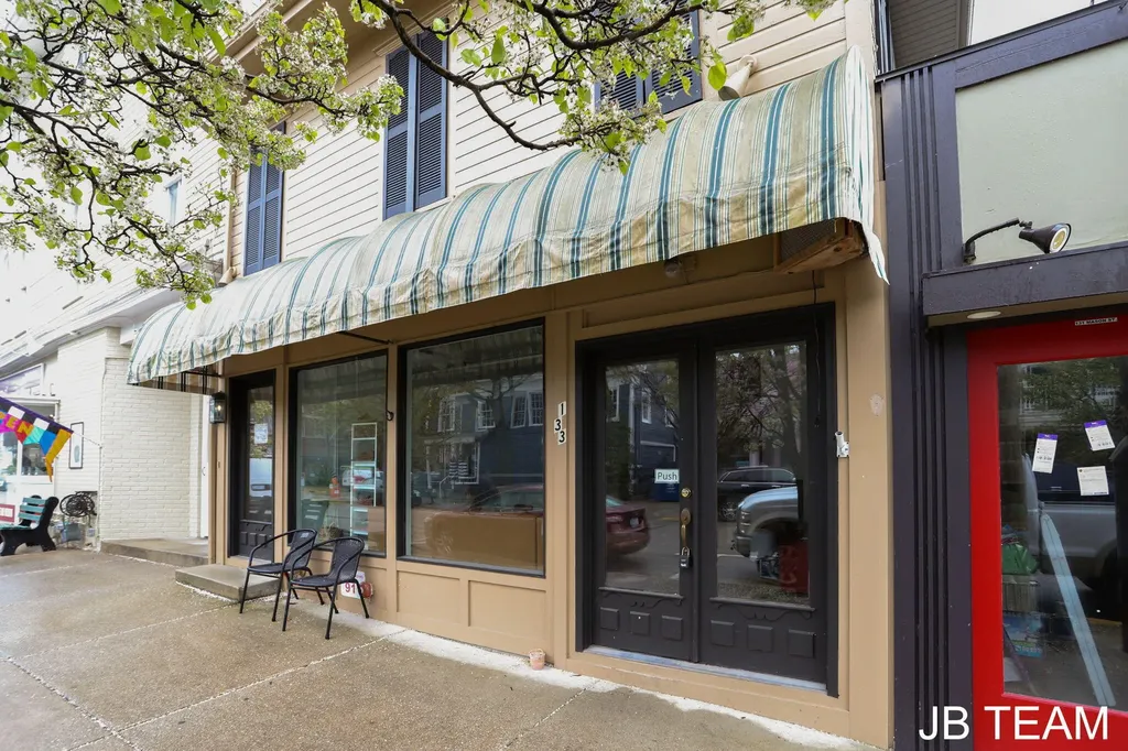 133 Mason Street Saugatuck City MI 49453