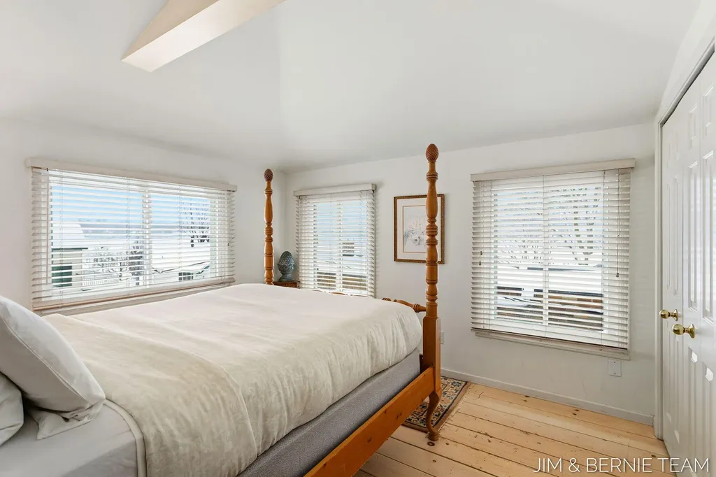 133 Mason Street Saugatuck City MI 49453