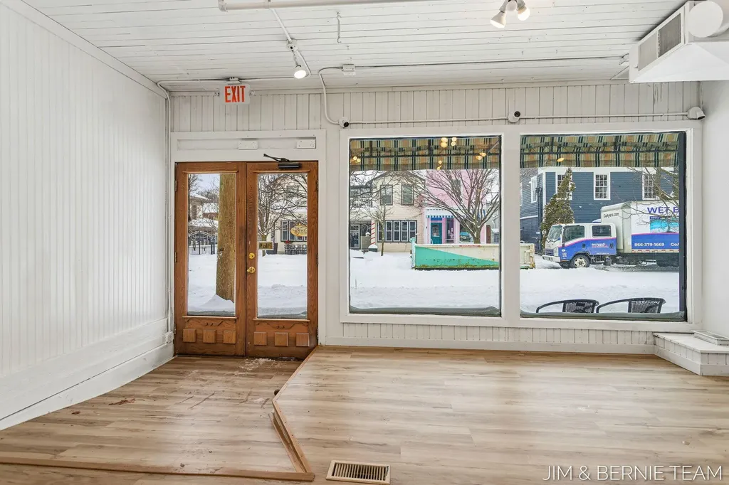 133 Mason Street Saugatuck City MI 49453