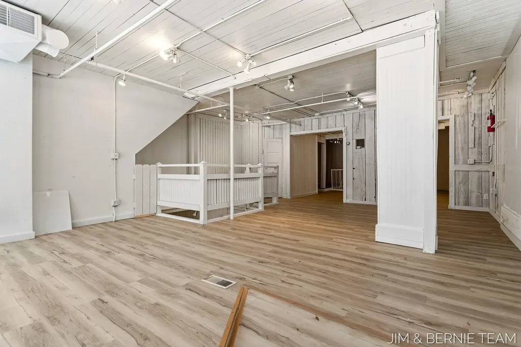 133 Mason Street Saugatuck City MI 49453