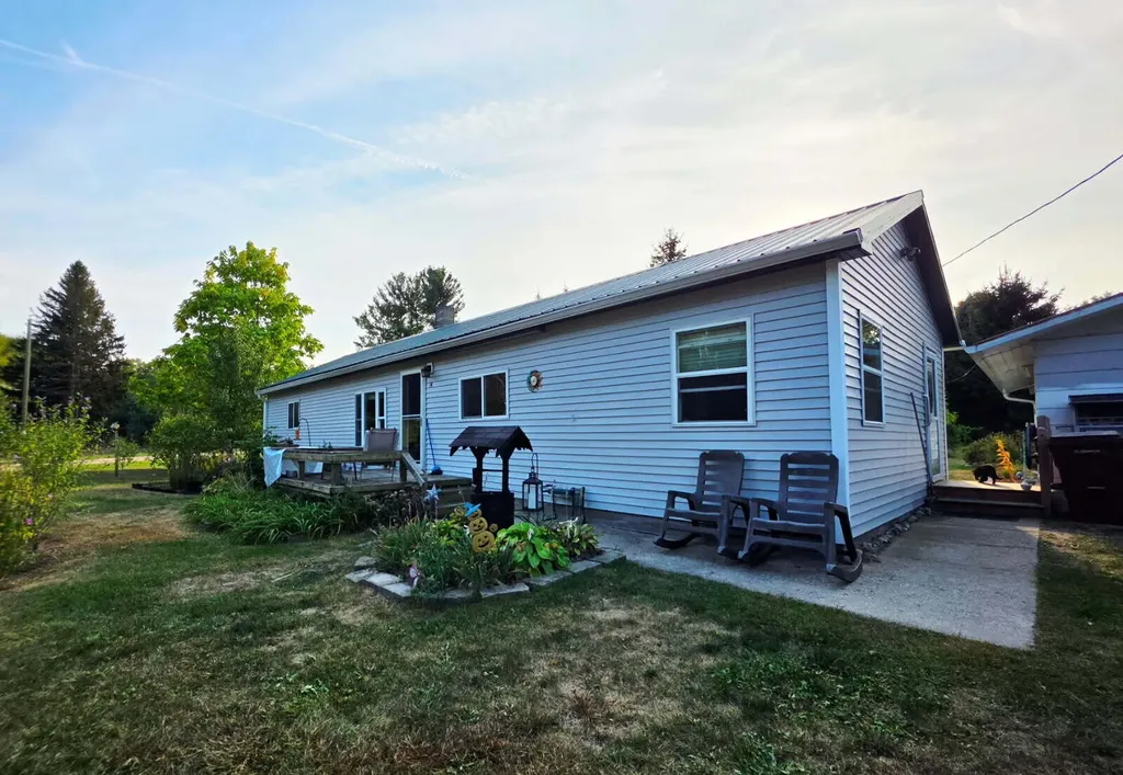 14 S 5th Street Hinton Township MI 49336