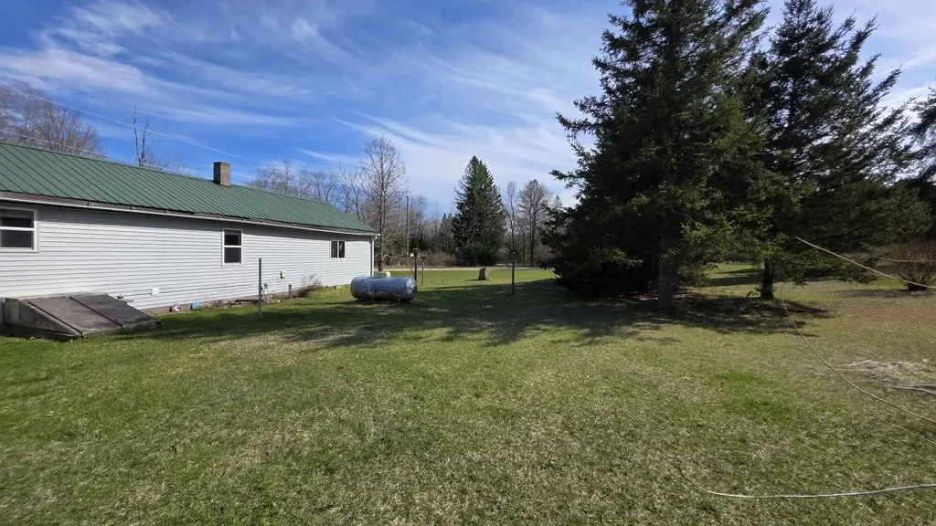 14 S 5th Street Hinton Township MI 49336