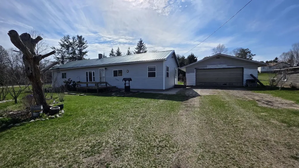 14 S 5th Street Hinton Township MI 49336