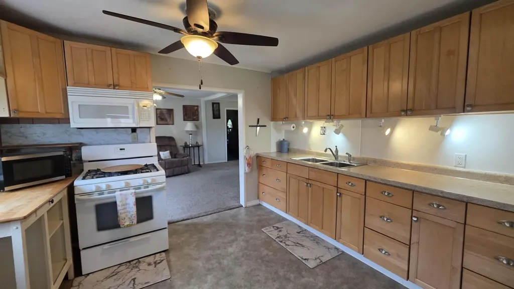 14 S 5th Street Hinton Township MI 49336