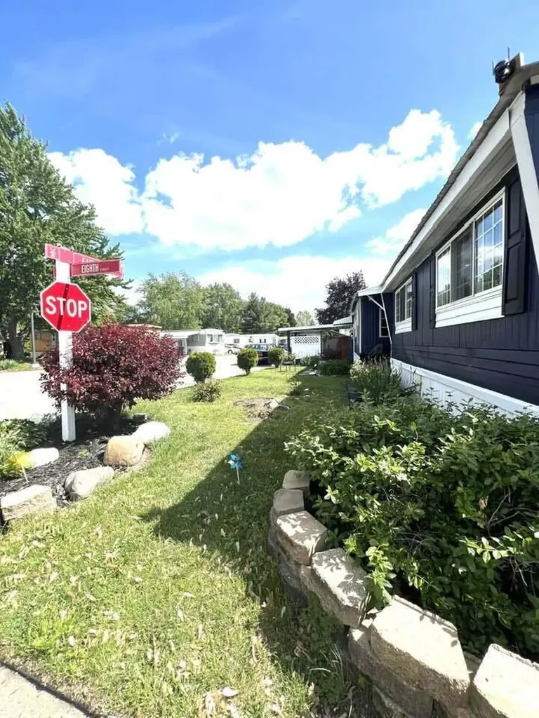 333 E Lakewood Boulevard Holland Charter Township MI 49424