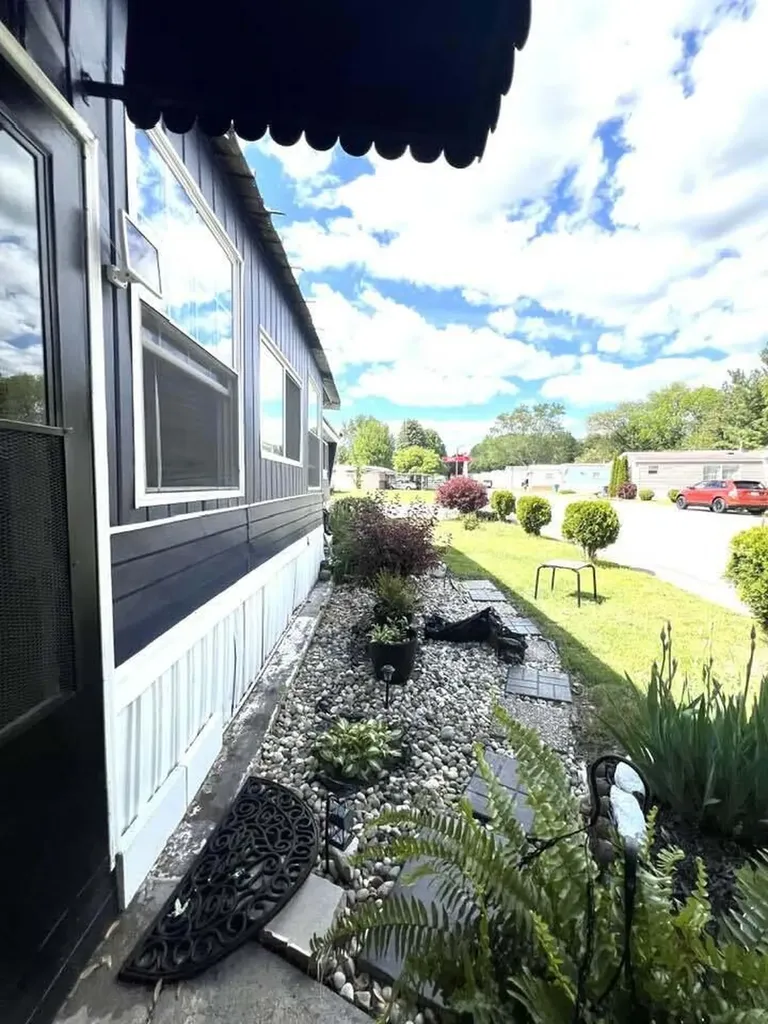 333 E Lakewood Boulevard Holland Charter Township MI 49424