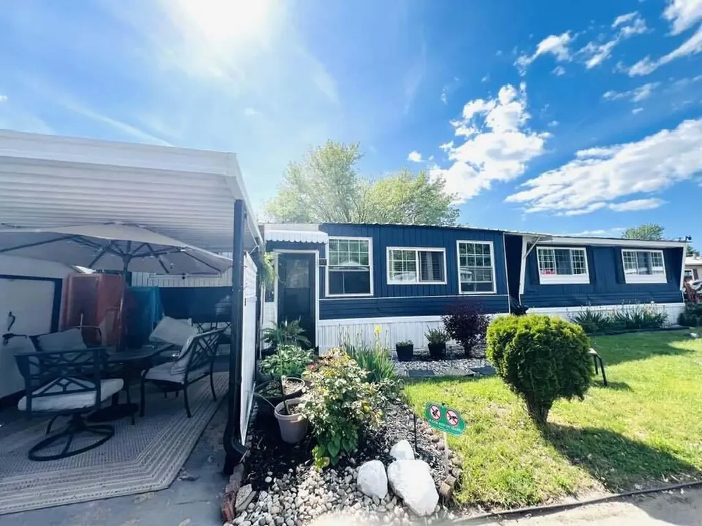 333 E Lakewood Boulevard Holland Charter Township MI 49424