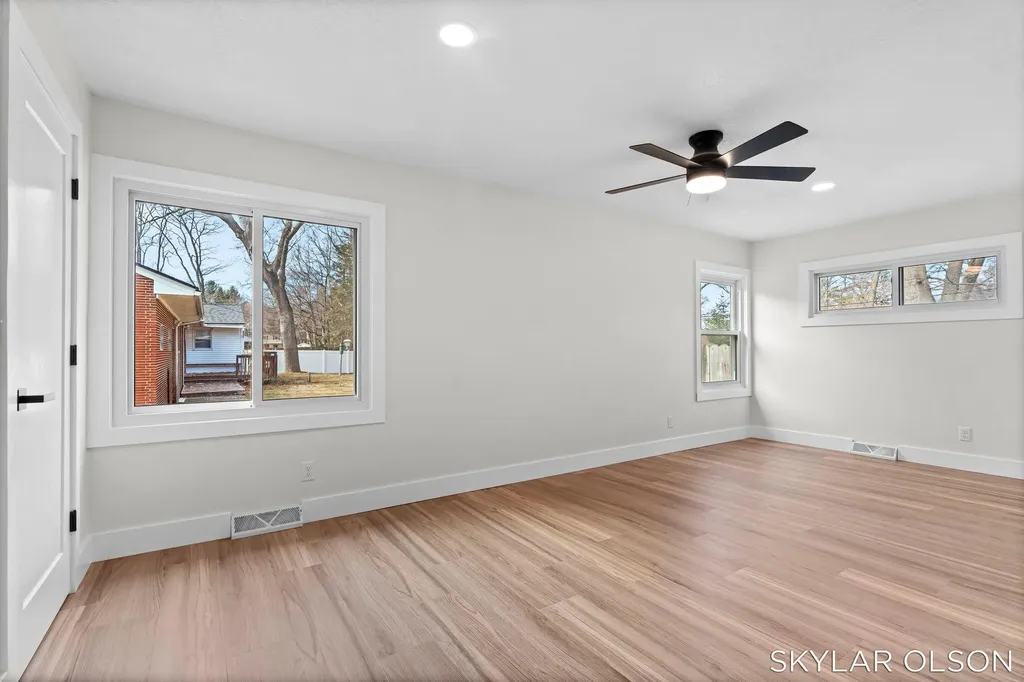 1924 Maryland Boulevard Norton Shores City MI 49441