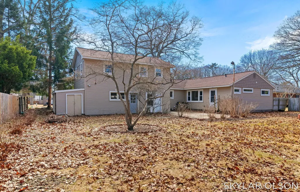 1924 Maryland Boulevard Norton Shores City MI 49441