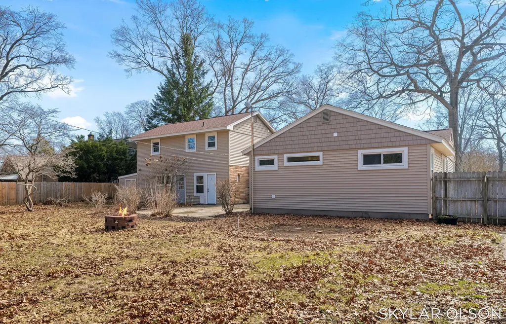 1924 Maryland Boulevard Norton Shores City MI 49441