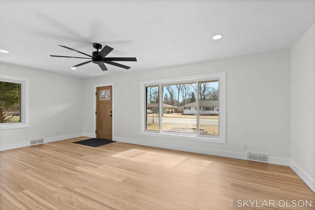 1924 Maryland Boulevard Norton Shores City MI 49441
