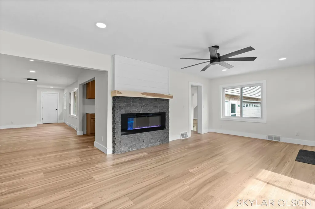 1924 Maryland Boulevard Norton Shores City MI 49441