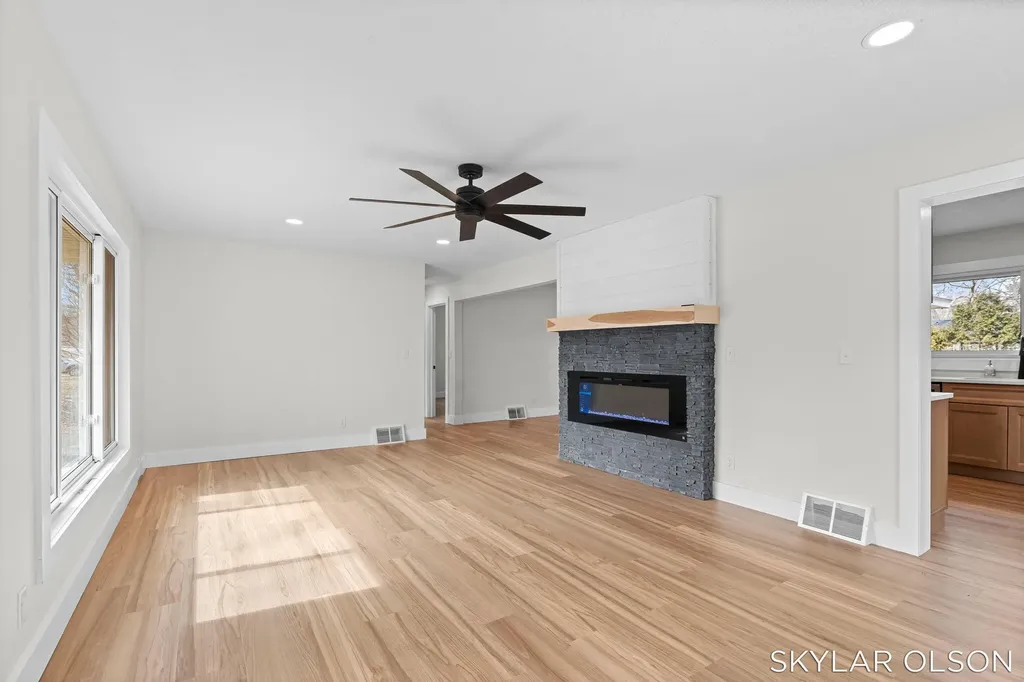 1924 Maryland Boulevard Norton Shores City MI 49441