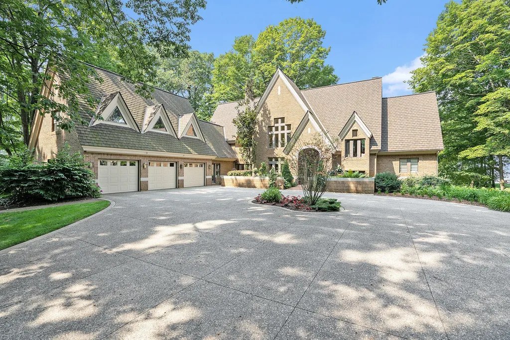 5285 N Lakeshore Drive Port Sheldon Township MI 49424