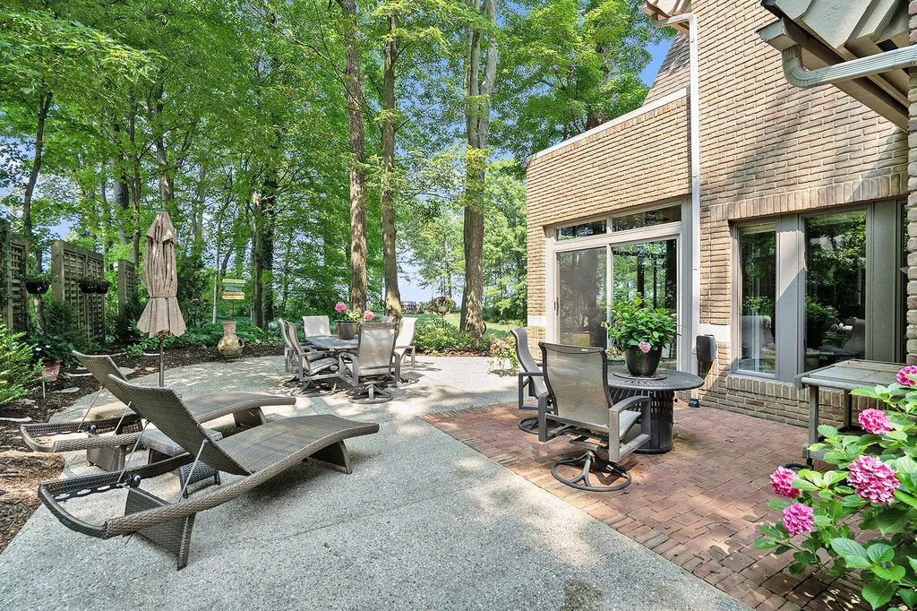 5285 N Lakeshore Drive Port Sheldon Township MI 49424