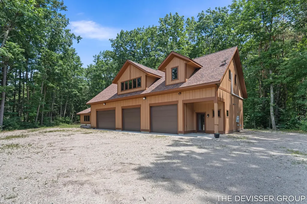 5837 Timber Bluff Trail Manlius Township MI 49408