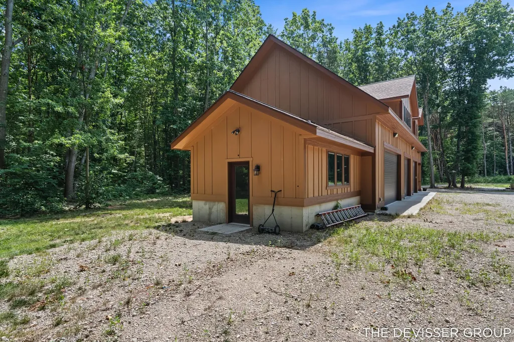 5837 Timber Bluff Trail Manlius Township MI 49408