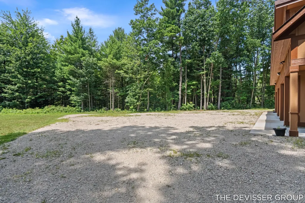 5837 Timber Bluff Trail Manlius Township MI 49408