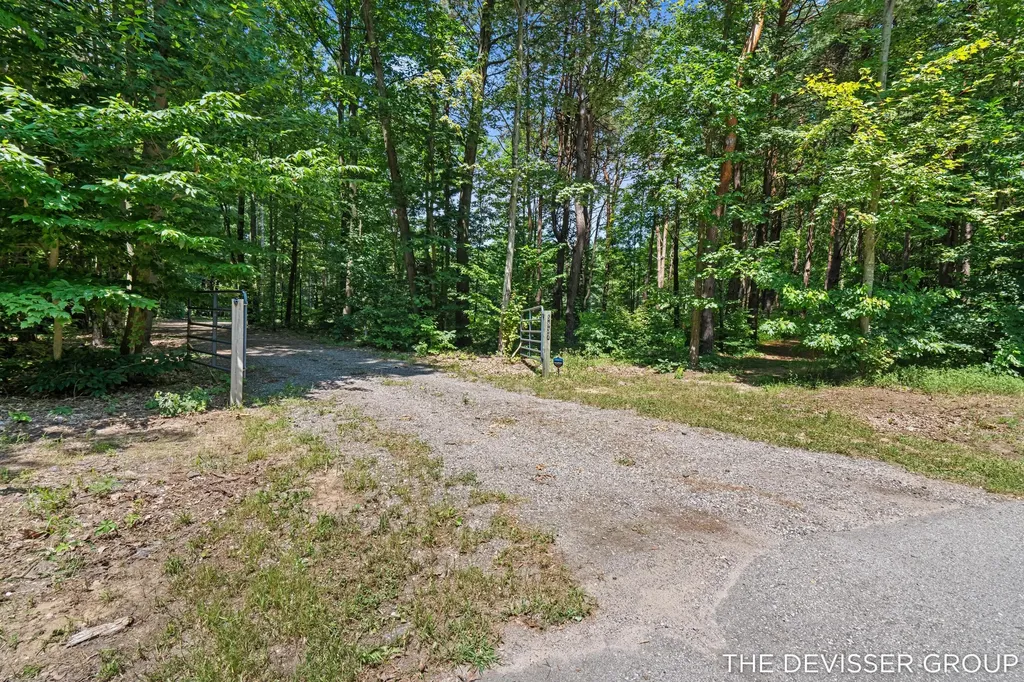5837 Timber Bluff Trail Manlius Township MI 49408