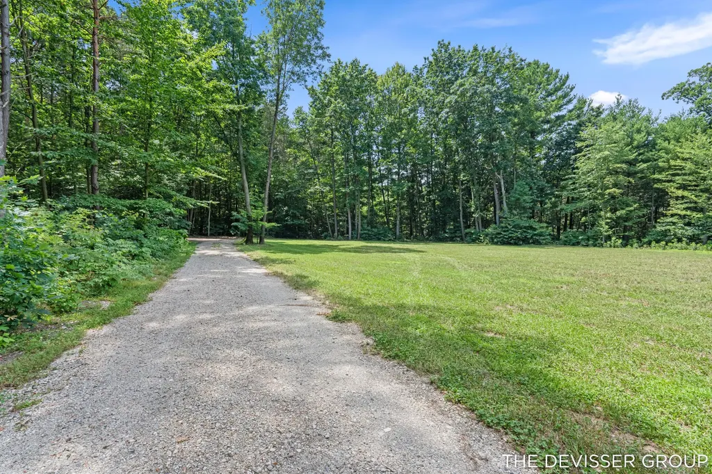 5837 Timber Bluff Trail Manlius Township MI 49408