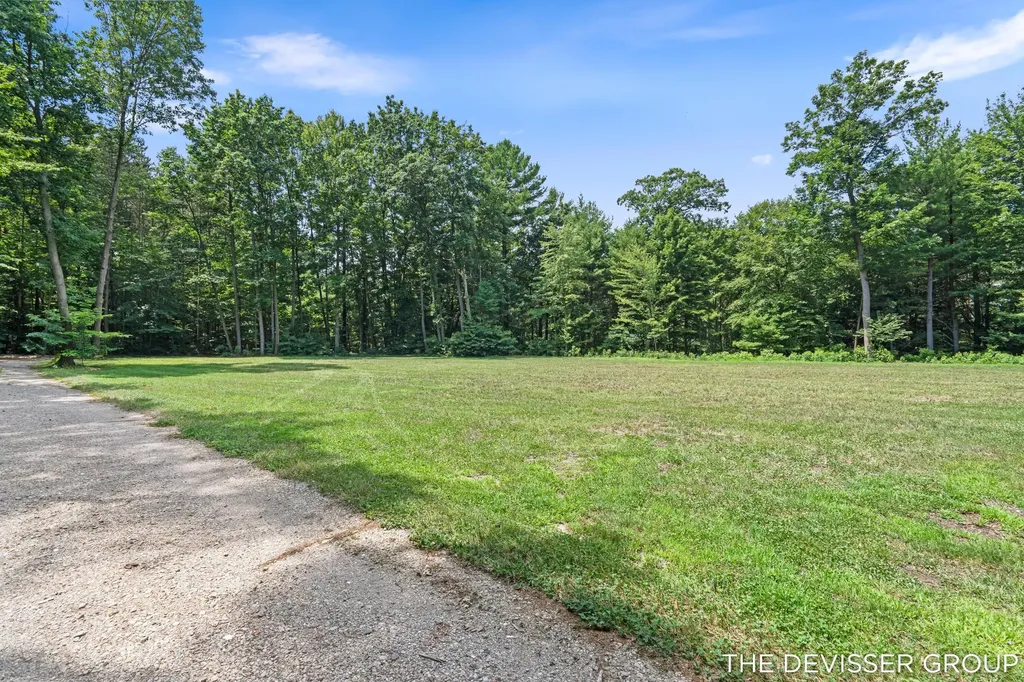 5837 Timber Bluff Trail Manlius Township MI 49408