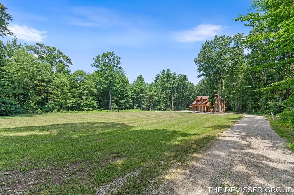 5837 Timber Bluff Trail Manlius Township MI 49408