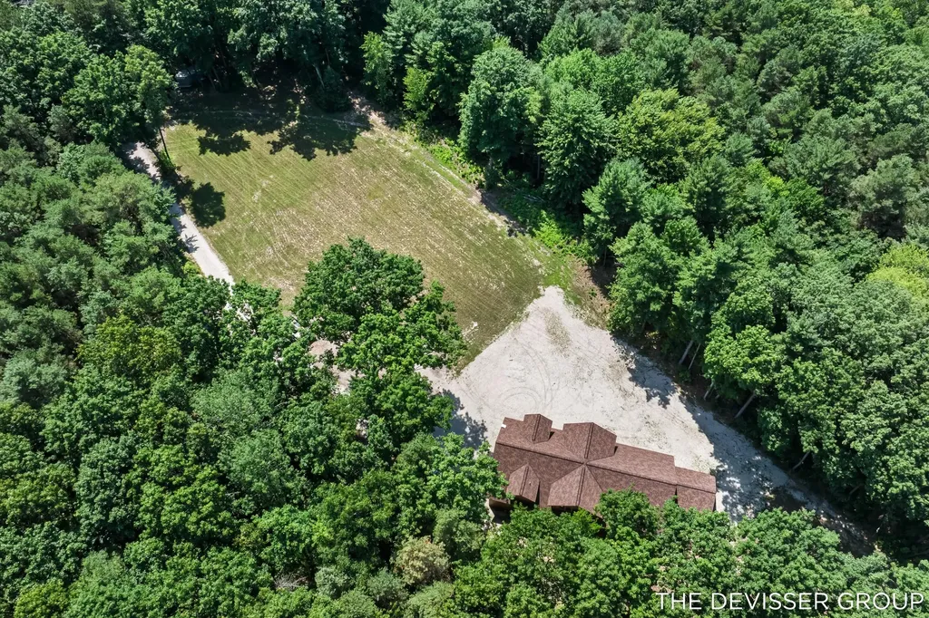 5837 Timber Bluff Trail Manlius Township MI 49408