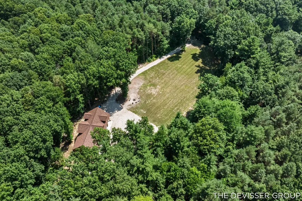 5837 Timber Bluff Trail Manlius Township MI 49408