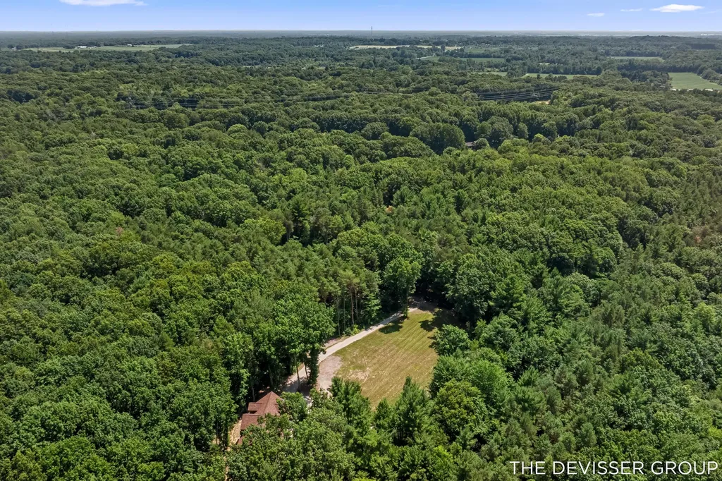 5837 Timber Bluff Trail Manlius Township MI 49408