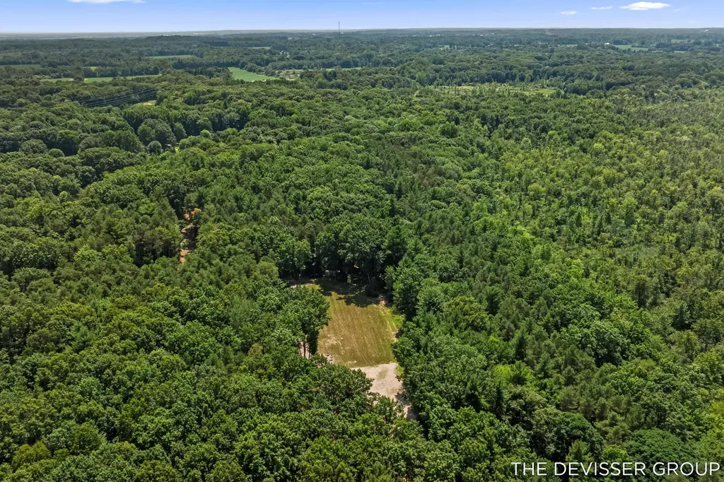 5837 Timber Bluff Trail Manlius Township MI 49408