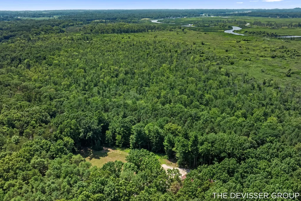 5837 Timber Bluff Trail Manlius Township MI 49408