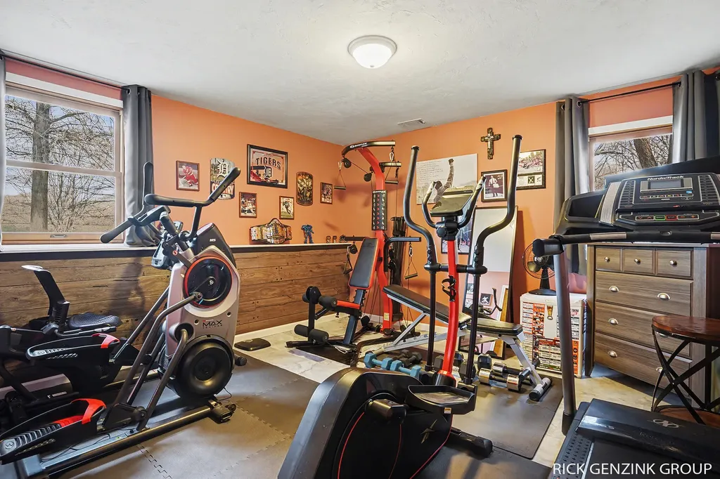 6260 Pine Crest Drive Blendon Township MI 49464