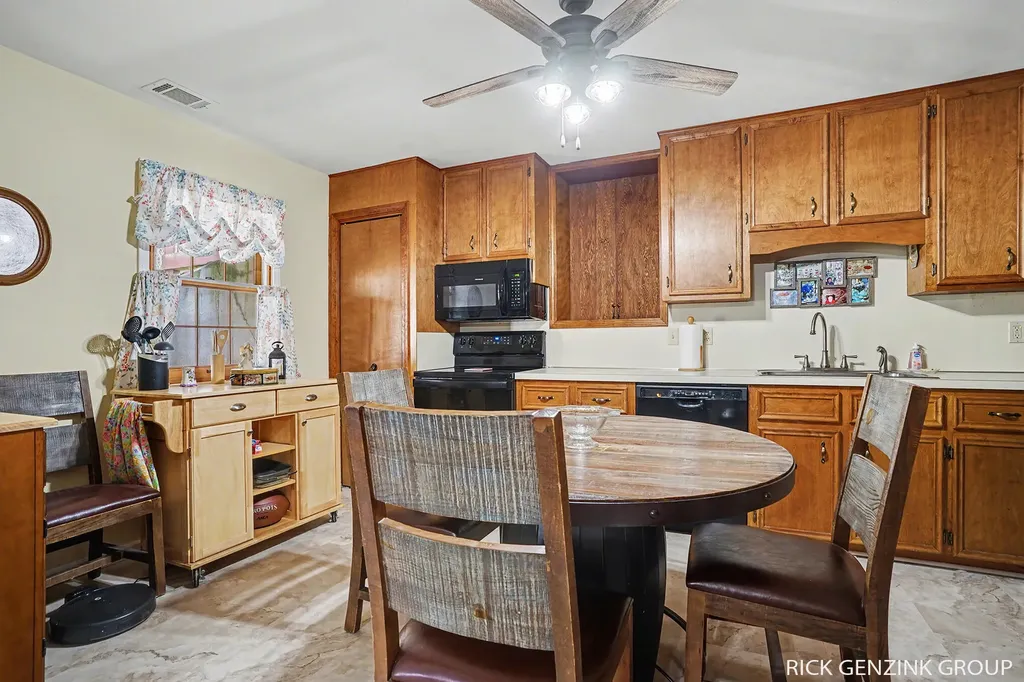 6260 Pine Crest Drive Blendon Township MI 49464
