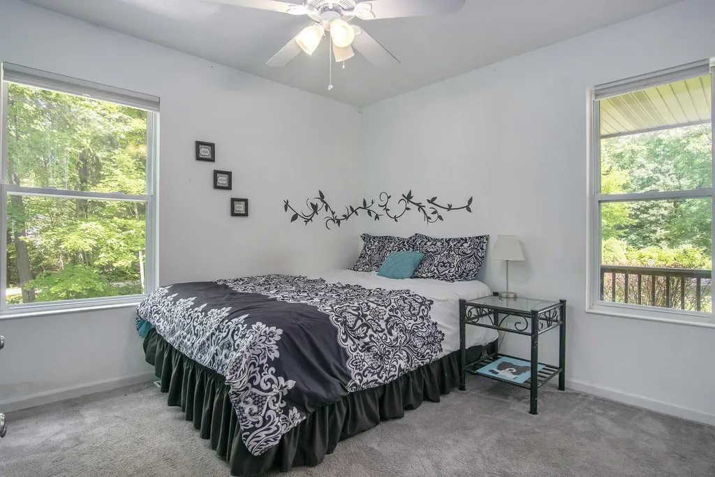 18501 148th Avenue Spring Lake Township MI 49456