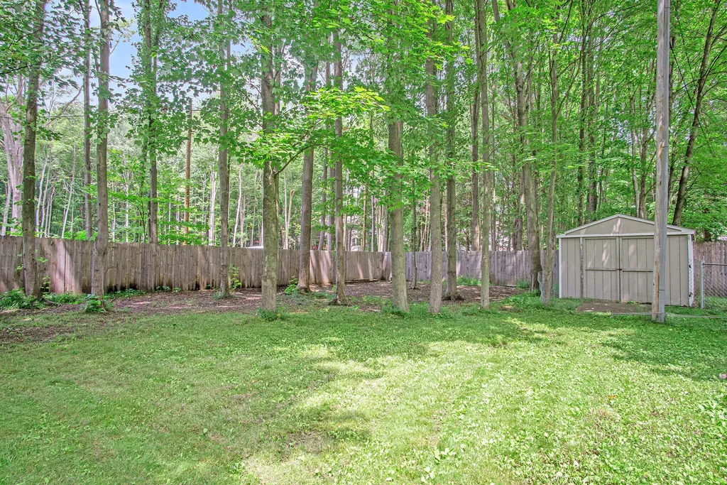 18501 148th Avenue Spring Lake Township MI 49456