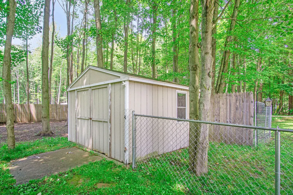18501 148th Avenue Spring Lake Township MI 49456
