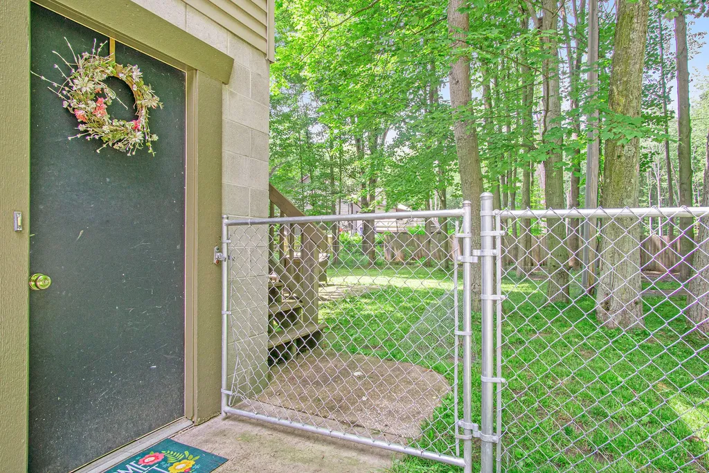 18501 148th Avenue Spring Lake Township MI 49456