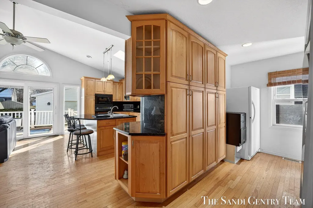 1322 Waverly Avenue Grand Haven City MI 49417