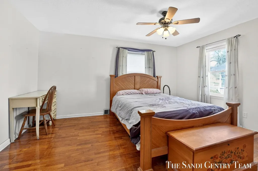 1322 Waverly Avenue Grand Haven City MI 49417