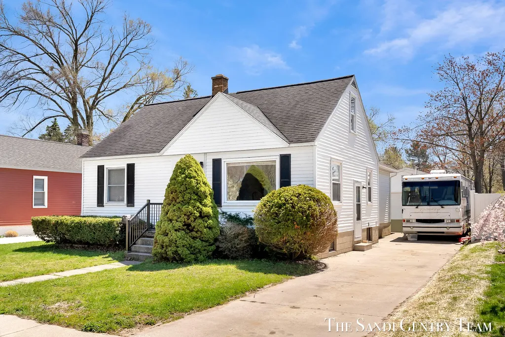 1322 Waverly Avenue Grand Haven City MI 49417