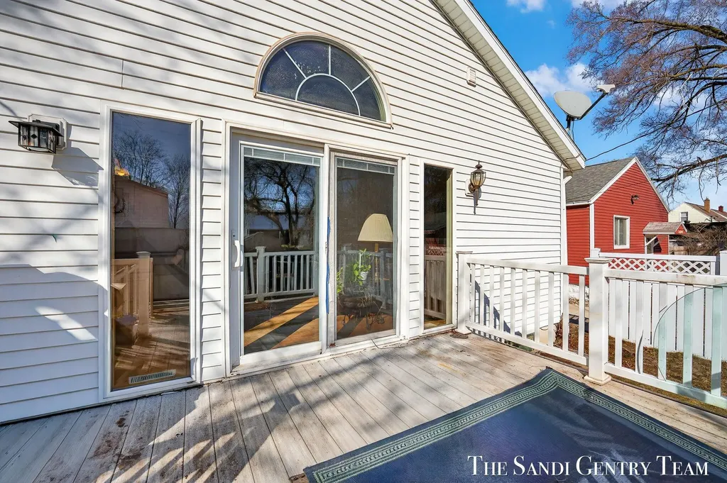 1322 Waverly Avenue Grand Haven City MI 49417