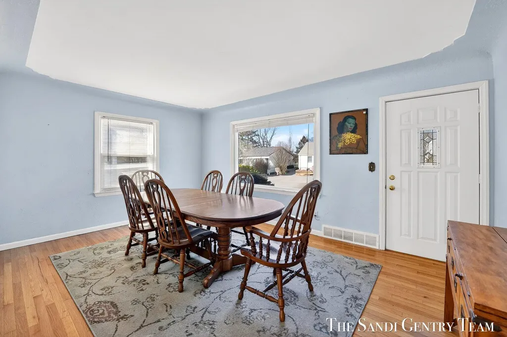 1322 Waverly Avenue Grand Haven City MI 49417