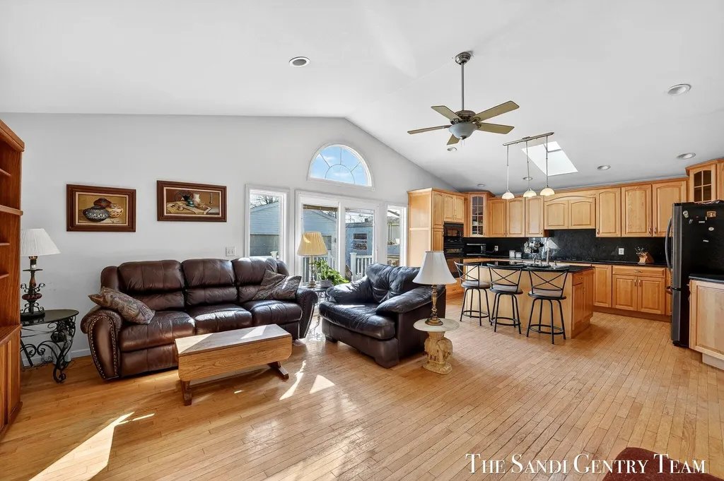 1322 Waverly Avenue Grand Haven City MI 49417