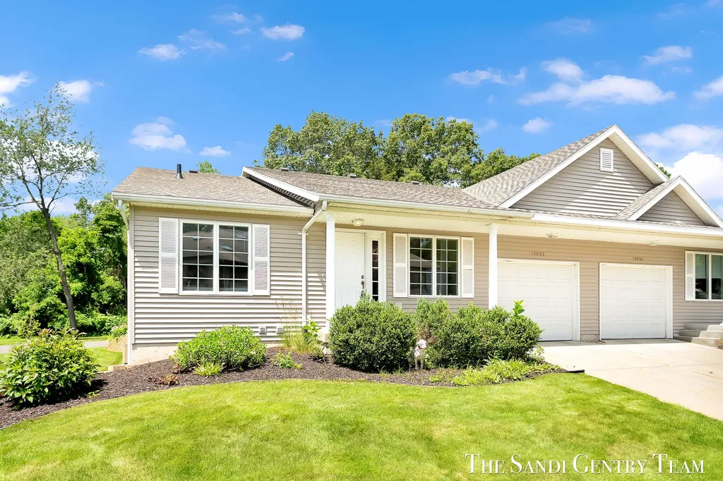 17632 Dustin Drive Ferrysburg City MI 49456
